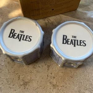 Salt and pepper shaker brand new never used a little chip